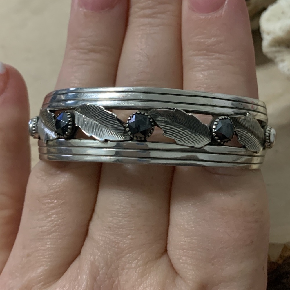 Bell Trading Post Sterling Silver Hematite Leaf Floral Cuff Bracelet Native Amer - Picture 8 of 8